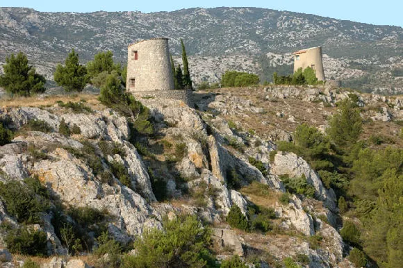 Parcelle de terrain a Vendre de 342 m² à 452m2 viabilisée et libre de constructeur 11540 Roquefort des Corbières (Aude)
