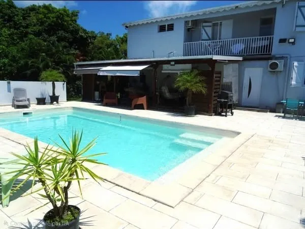 Maison ideale famille avec rapport locatif St François 779000 euros