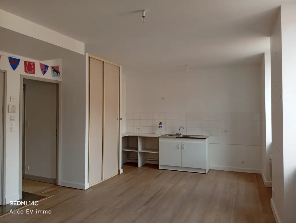 A louer Duplex saint-Pons-de-Thomières, 60 m2